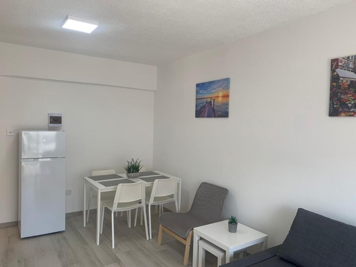 Prestige Worldwide Apartments Айя Напа Екстериор снимка
