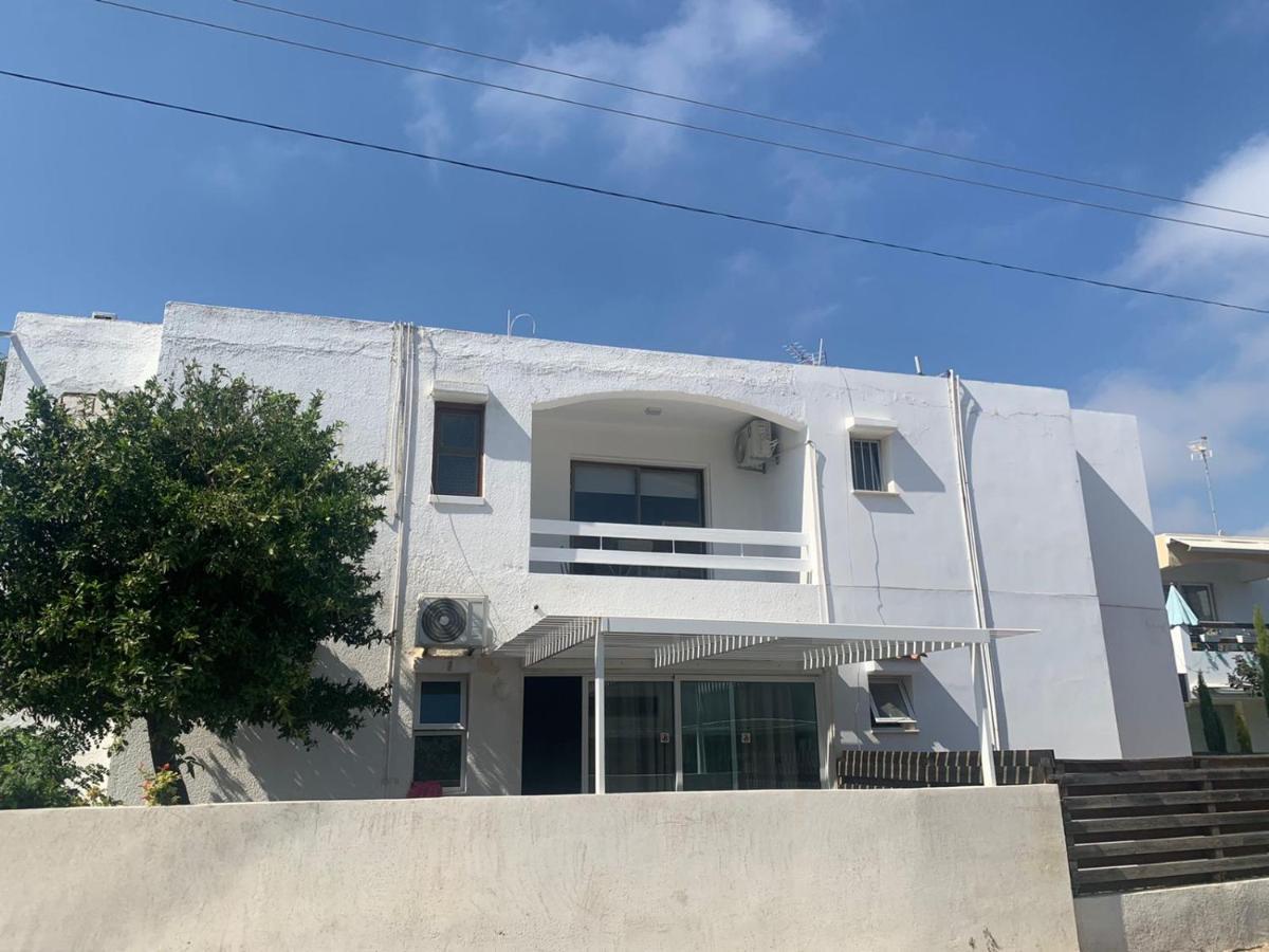 Prestige Worldwide Apartments Айя Напа Екстериор снимка